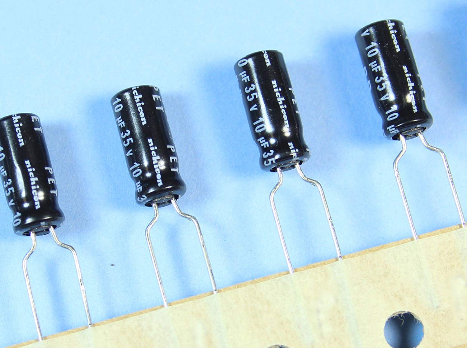 Неполярный электролитический конденсатор Nichicon VP-BP 4.7uF/50 v